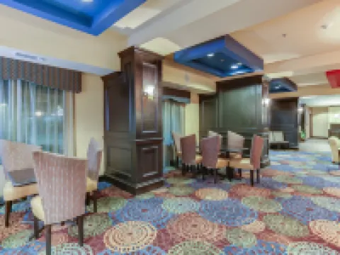 Holiday Inn Express & Suites HUNTSVILLE by IHG Hotels in Walker County