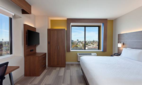 Holiday Inn Express LOS Angeles - LAX Airport by IHG