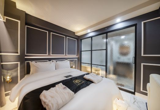 숙소 비교 분석 이미지