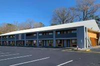 Super 8 by Wyndham Newport News Hôtels à proximité de la Newport News Amtrek Station