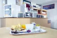 Premiere Classe Clermont Ferrand Nord - Breakfast