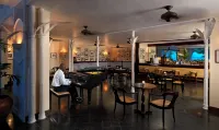 Round Hill Hotel & Villas - Bars
