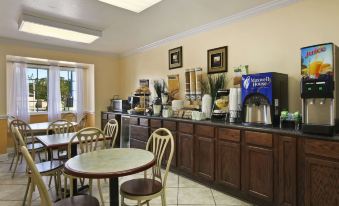 Microtel Inn & Suites by Wyndham Baton Rouge