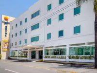 Comfort Inn Morelia Hotels near E&S JARDIN