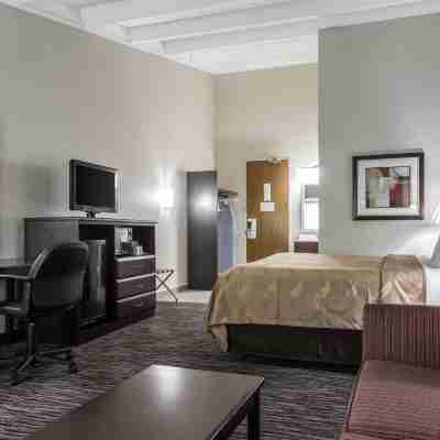 Spark by Hilton Danbury near University Rooms
