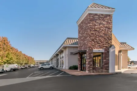 Hotel Hanna Отели рядом с достопримечательностью «Harrisburg University of Science and Technology»