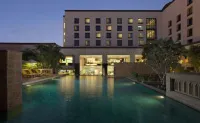 Dusit Princess Srinakarin Bangkok Hotels near The Master @ BTS Onnut - Pattanakarn