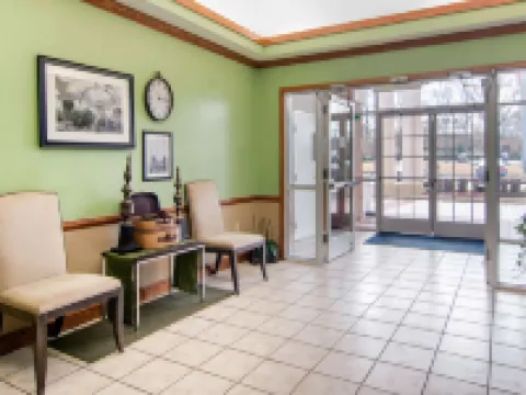 Quality Inn & Suites Decatur - Atlanta East Hotels in Stonecrest