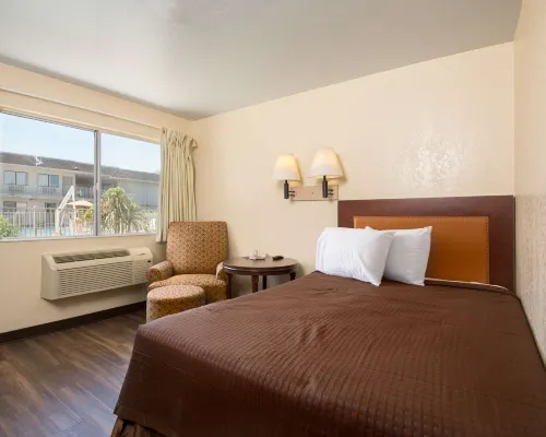 Rodeway Inn Kissimmee Maingate West - Free Theme Park Shuttle Hotels in Kissimmee