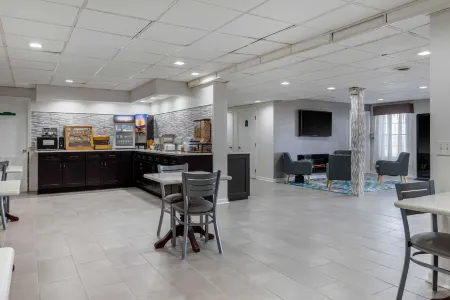 Econo Lodge at the University Отели в г. Ред Хилл