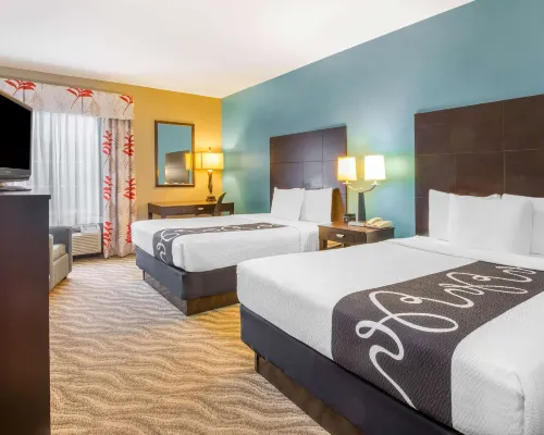 La Quinta Inn & Suites by Wyndham Glen Rose Hotels in Somervell County