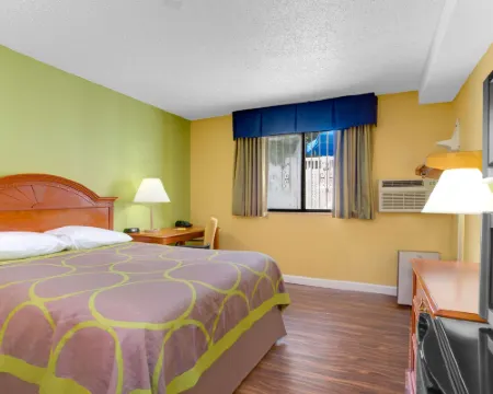 Super 8 by Wyndham Gainesville I-75 Hospital/University Area โรงแรมในเกนส์วิลล์