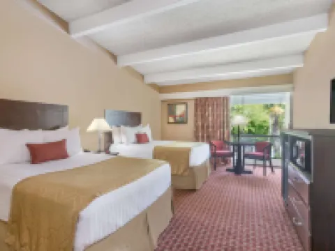 Travelodge by Wyndham Lakeland Hotels in Lakeland