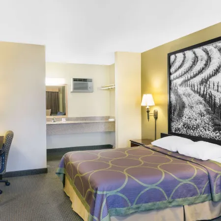 Super 8 by Wyndham Corning
