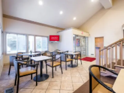 Red Roof Inn Clifton Park Hotels in Clifton Park