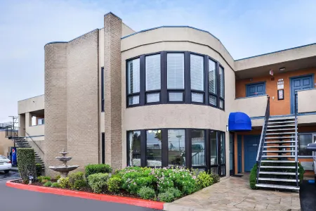 Good Living Inn Отели в г. Сан-Карлос