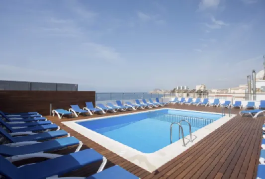 Hotel Voramar Benidorm Hoteles cerca de L'Illa de Benidorm