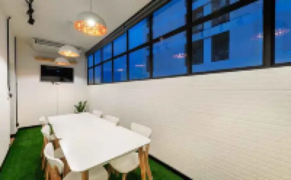 暹羅地鐵青年旅館及咖啡館