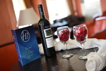 Blue Sea Hotel Отели рядом с достопримечательностью «Эгейский университет»