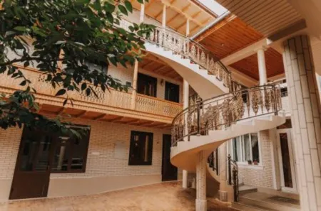 Hotel Dilshoda Отели рядом с достопримечательностью «Обсерватория Мирзо Улугбека»