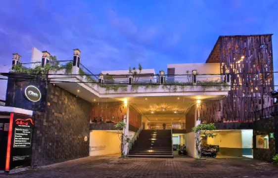 The Alea Hotel Seminyak Отели рядом с достопримечательностью «TSL The Shampoo Lounge»