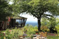 Antietam Overlook Farm Hotel di Keedysville