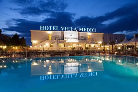 Hotel Villa Medici Отели в г. Sant'Apollinare