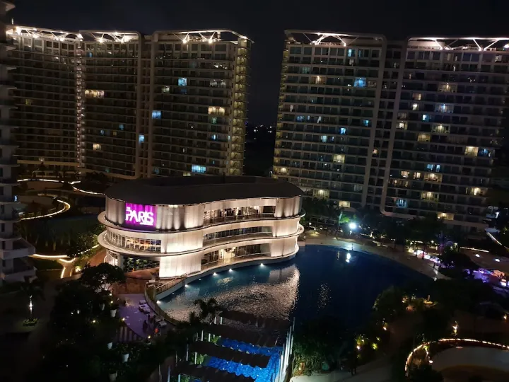 Azure Luxury Beach Suites by Vacationsph