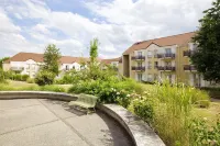 Zenitude Hôtel Résidences Roissy Village Hotels in Goussainville