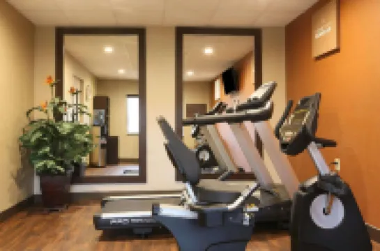 Comfort Inn & Suites Leeds I-20