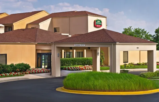 銀泉北/白橡木萬怡酒店