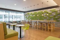 Neat Hotel Avenida - breakfast