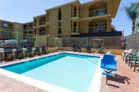 Travelodge by Wyndham Long Beach Convention Center