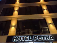 圖茲拉佩特拉酒店
