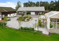 Åsa Jutegård Hotels near Kungsbackaskogen