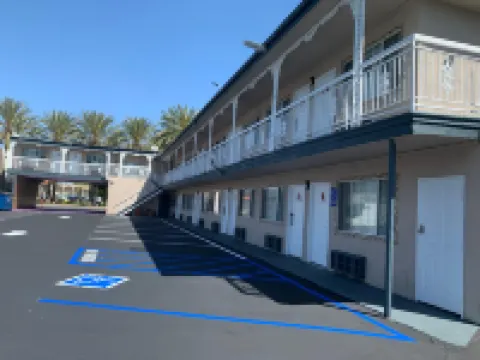 Riviera Motel
