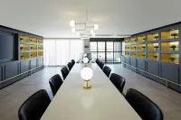 蒙特婁機場希爾頓逸林酒店 - 泳池