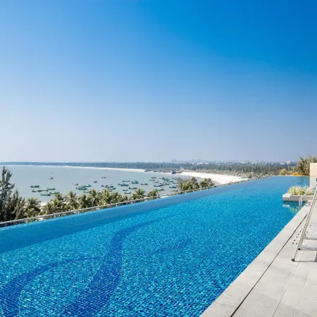 Sheraton Maoming Romantic Beach Resort