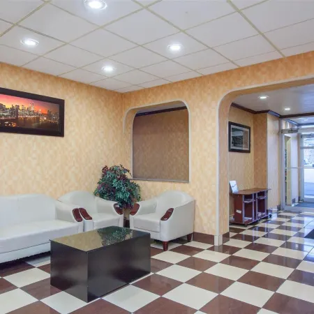 Howard Johnson by Wyndham North Bergen Отели в г. Норт-Берген