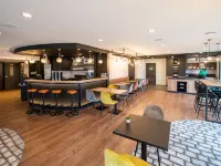 拉瓦勒基里亞德酒店 拉瓦勒酒店