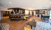 Hôtel Restaurant Kyriad Laval Hôtels à : Laval