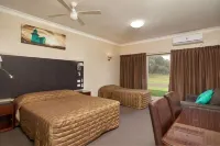 Australian Homestead Motor Lodge Hotels in Gumly Gumly