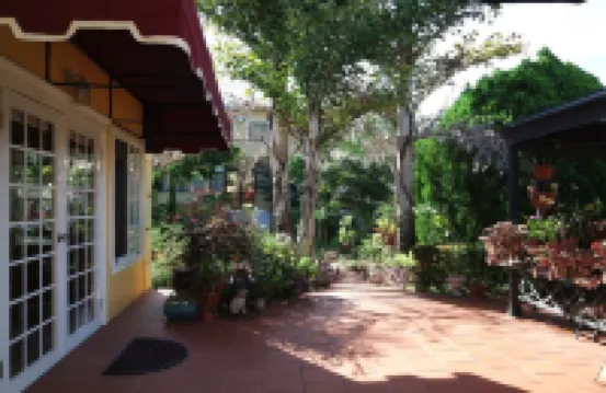 基思卡迪科爾涅酒店