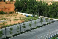 TR Rock Hill Hotel - parking