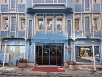 Blue House Hotel Old City - Sultanahmet Hotels near جامع السلطان أحمد