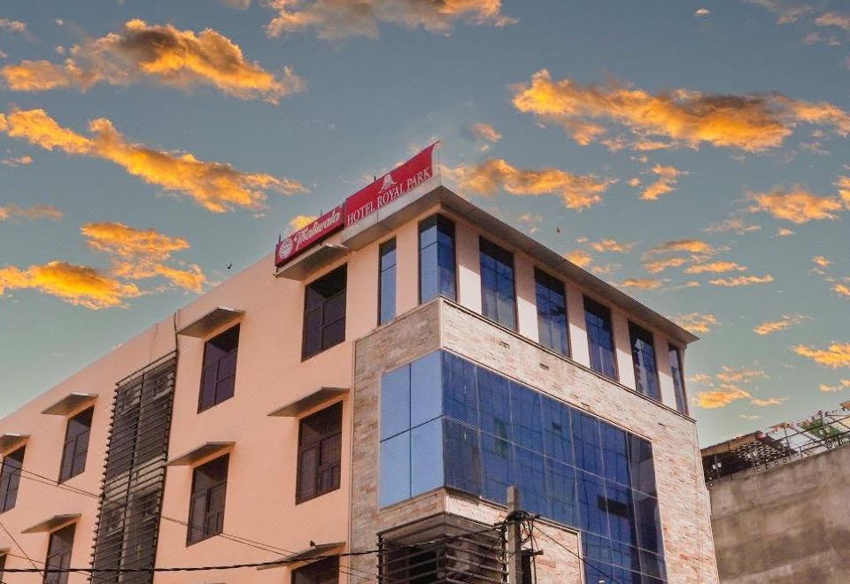 Hotel Royal Park - Housity
