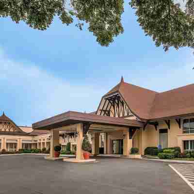 Taal Vista Hotel Hotel Exterior