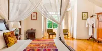 Dickoya by Zink Journeys - Family Room