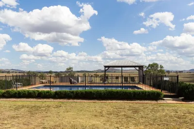 Owl Head Lodge Hotels in Gulgong