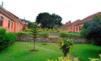 Sadrina Comfort Cottages Kyanja Kampala